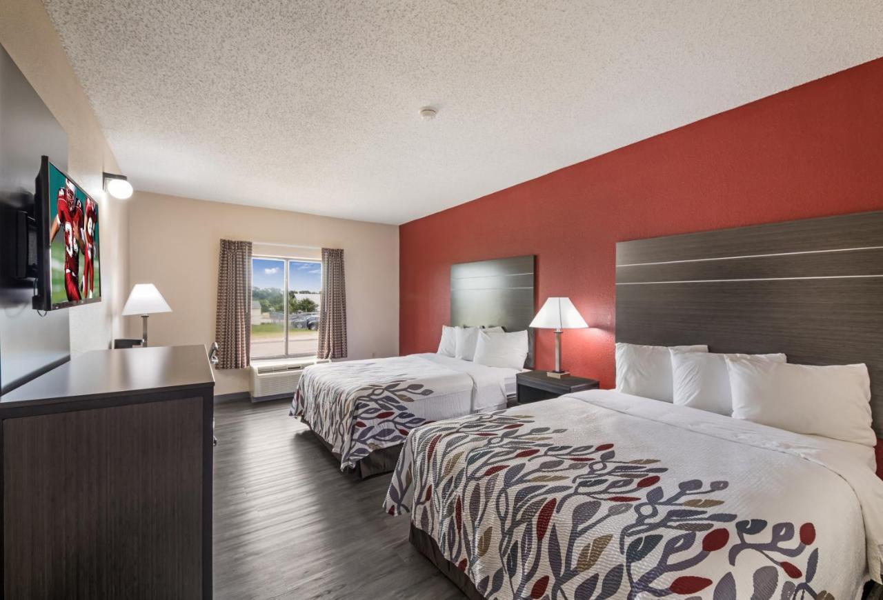 Red Roof Inn & Suites Austin East - Manor Dış mekan fotoğraf