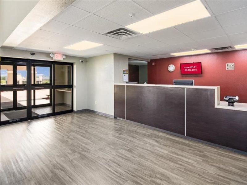 Red Roof Inn & Suites Austin East - Manor Dış mekan fotoğraf