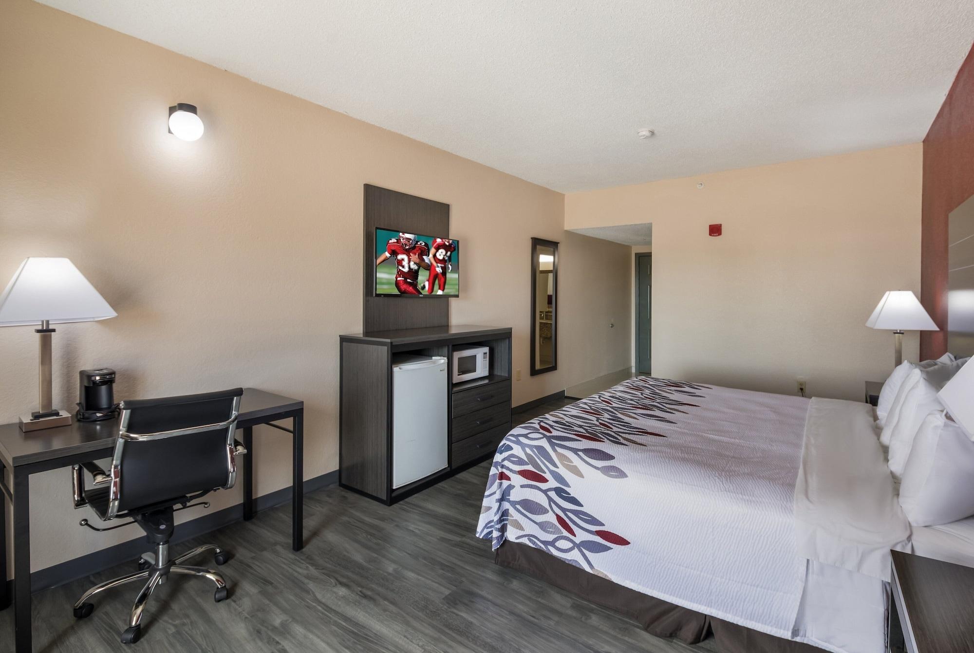 Red Roof Inn & Suites Austin East - Manor Dış mekan fotoğraf