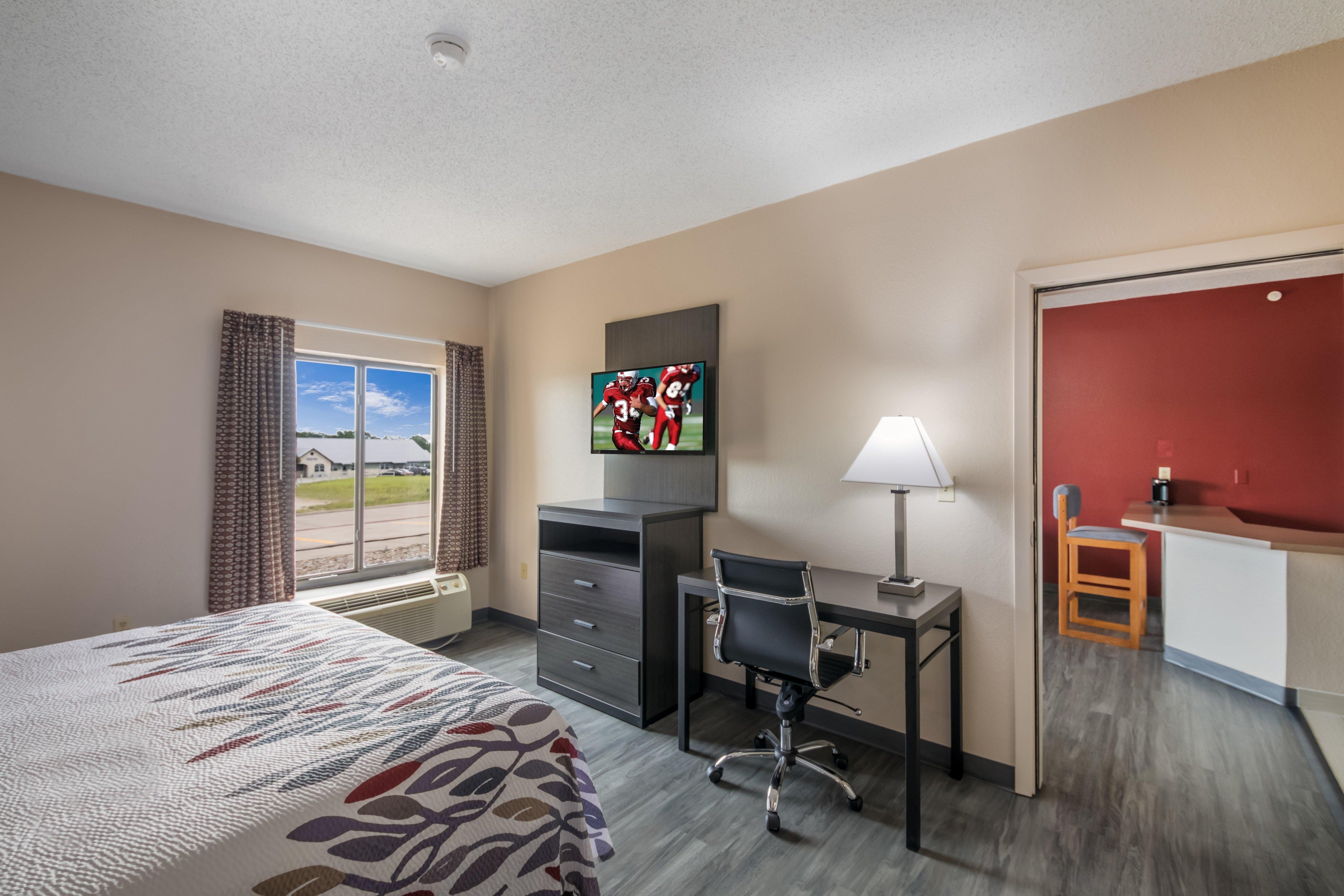 Red Roof Inn & Suites Austin East - Manor Dış mekan fotoğraf