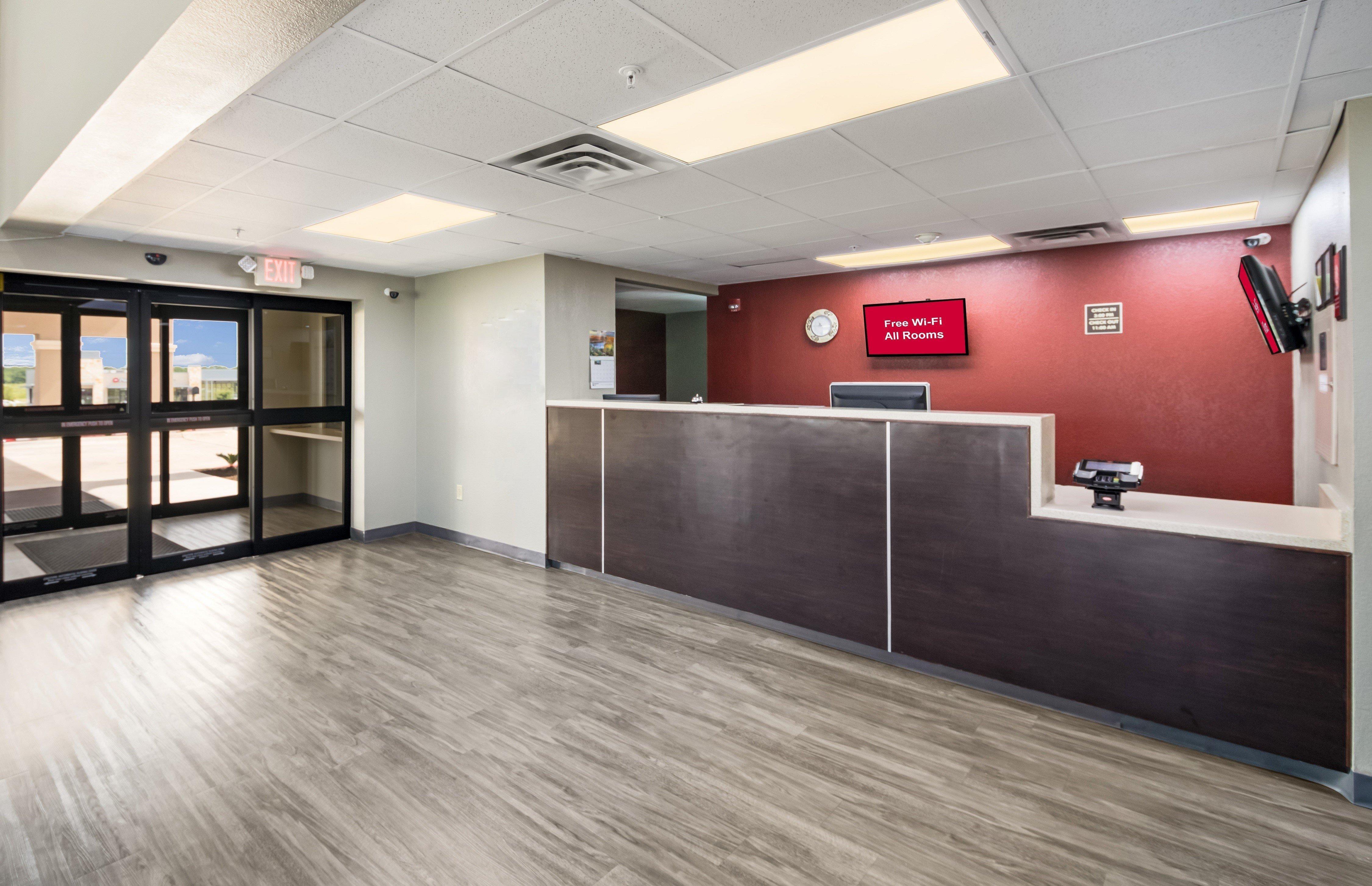 Red Roof Inn & Suites Austin East - Manor Dış mekan fotoğraf