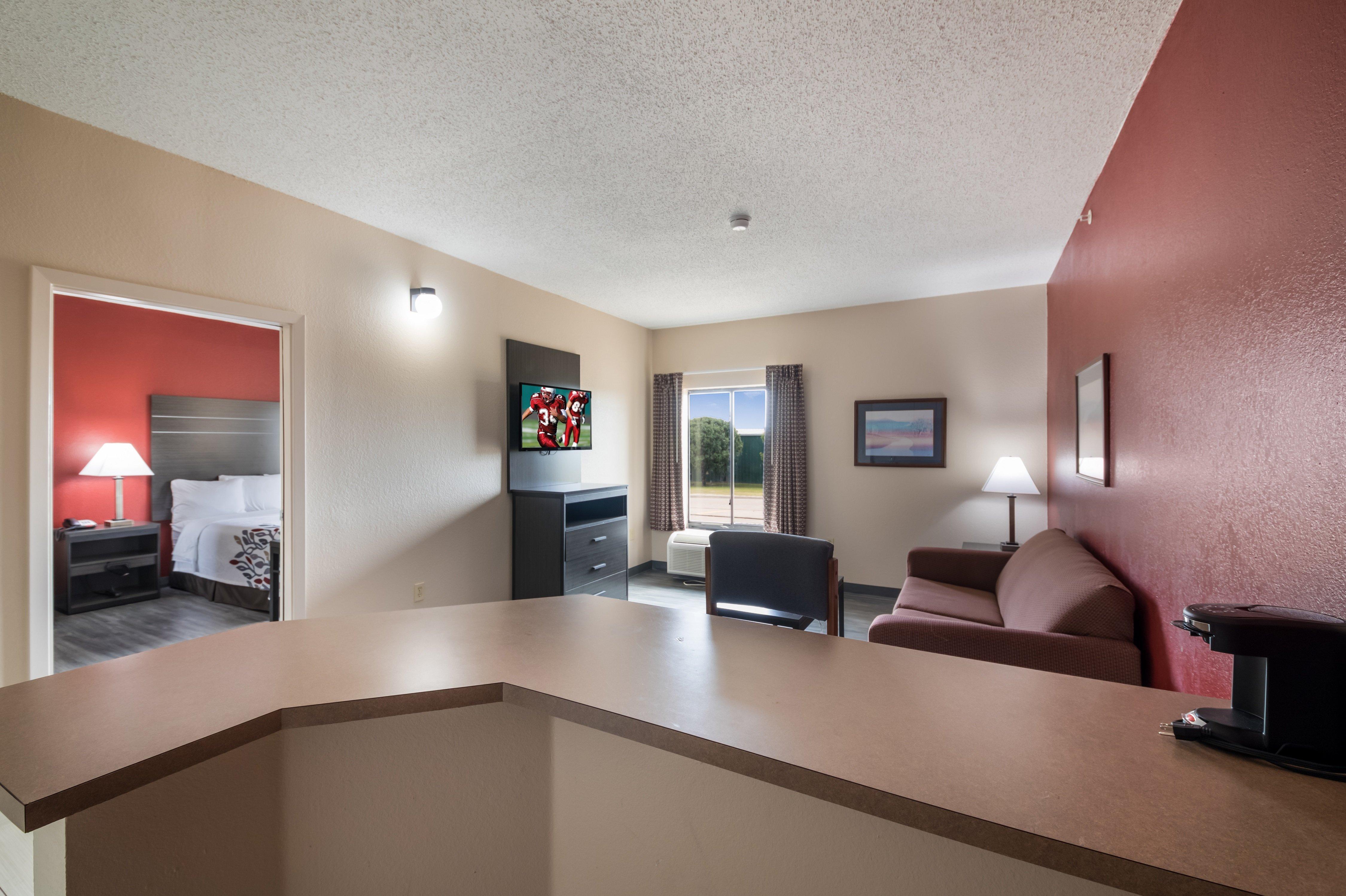Red Roof Inn & Suites Austin East - Manor Dış mekan fotoğraf