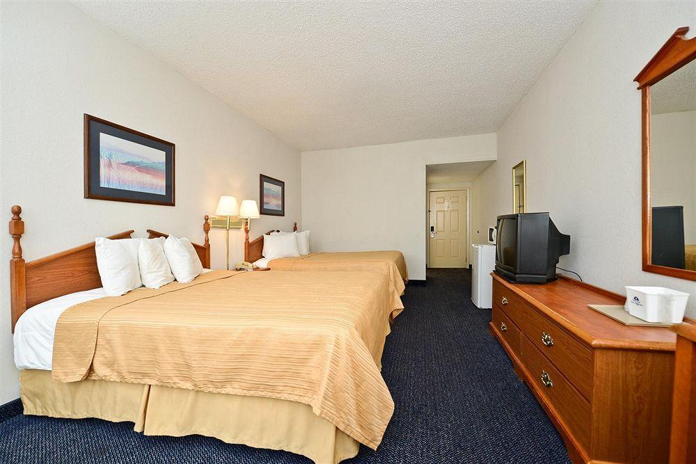 Red Roof Inn & Suites Austin East - Manor Oda fotoğraf