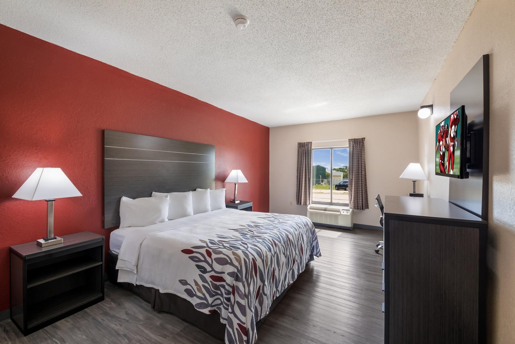 Red Roof Inn & Suites Austin East - Manor Dış mekan fotoğraf