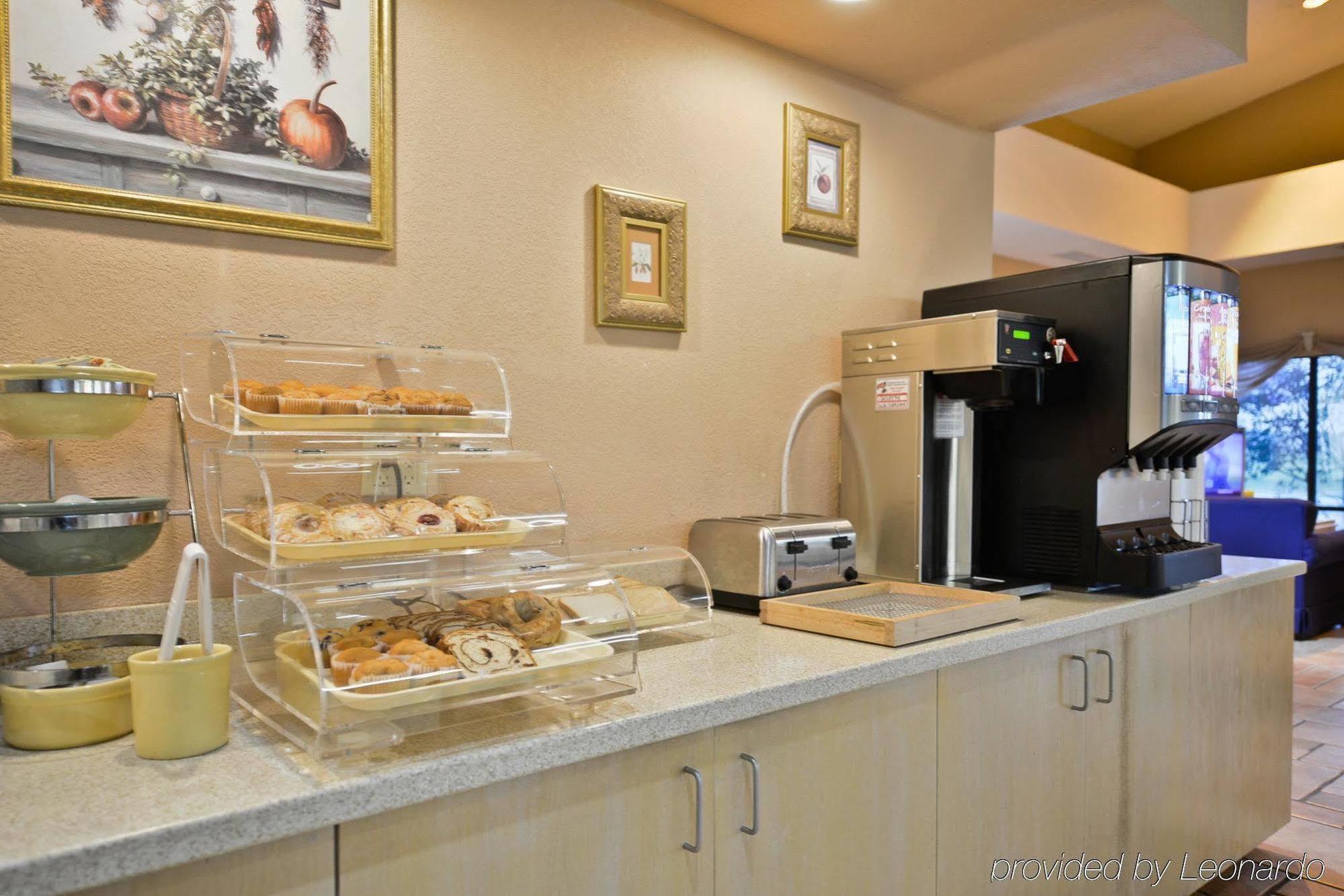 Red Roof Inn & Suites Austin East - Manor Dış mekan fotoğraf